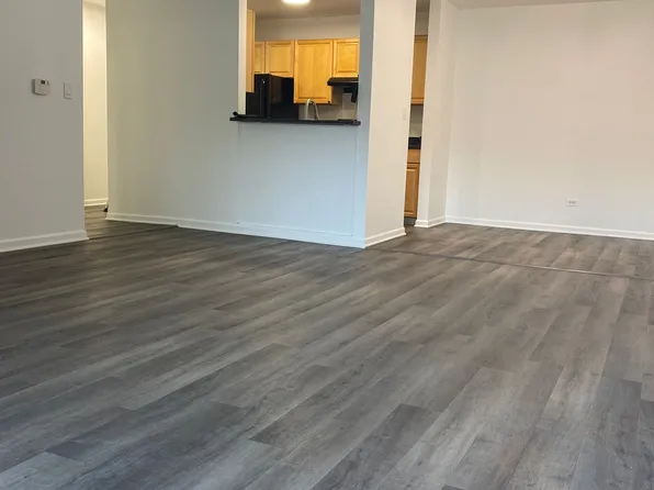 1919 Prairie Sq, Schaumburg, IL