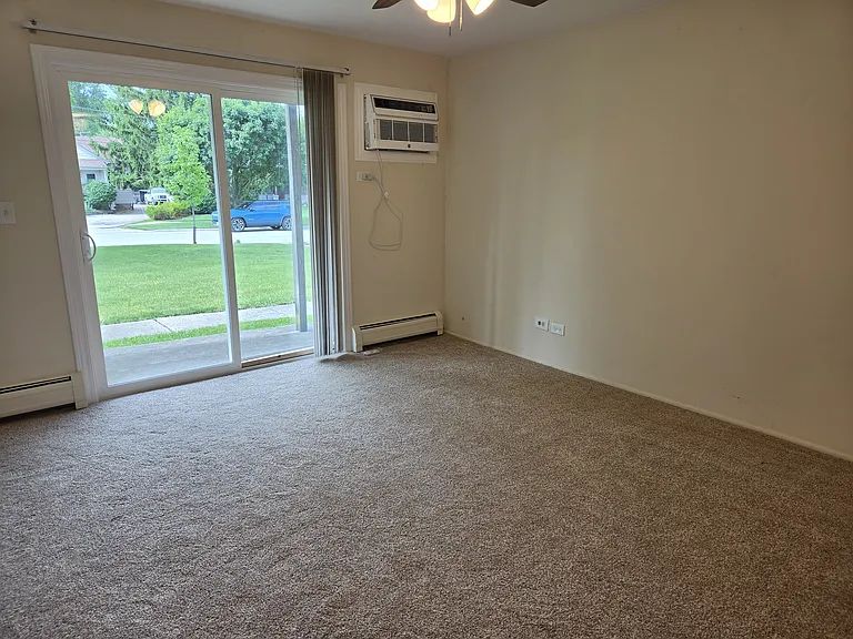 539 W 61st St #A — Photo 10