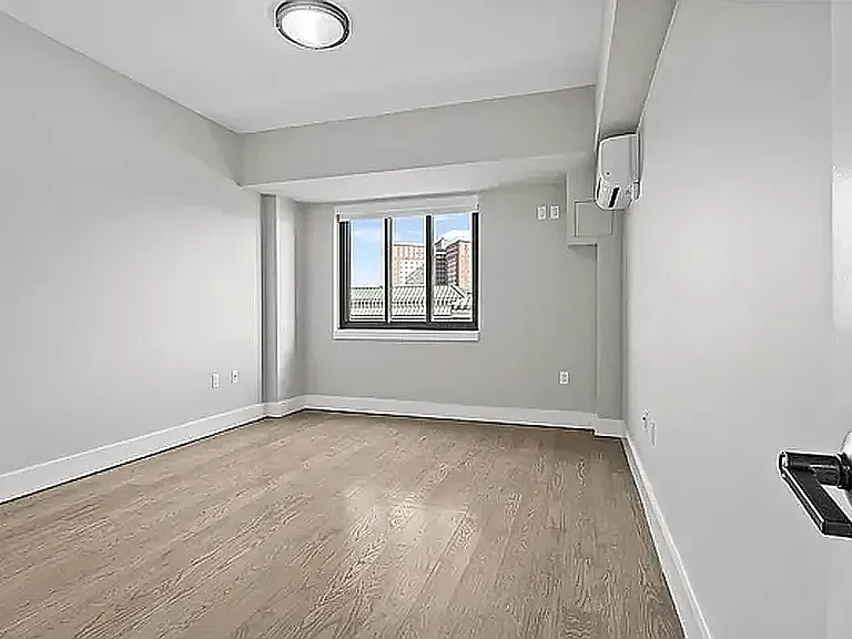2858 Stillwell Ave #2C — Photo 5