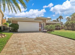 95 Harbor Dr, Belleair Beach, FL 33786