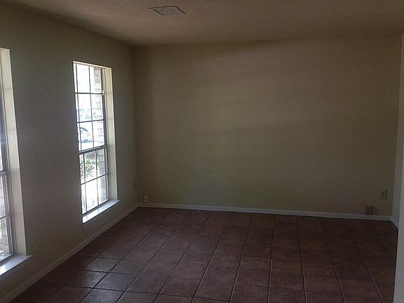 4th image of 8414 Leafdale Dr