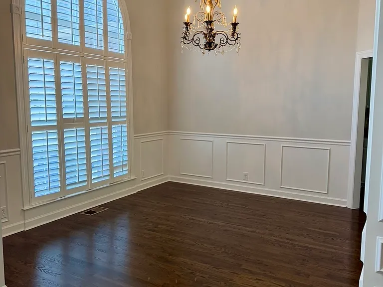 2256 Westwood Dr — Photo 10