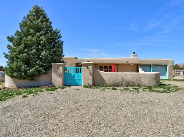 2 Latilla Ln, Arroyo Seco, NM 87514