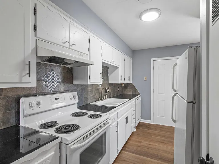 31 Rosemoor Dr — Photo 11