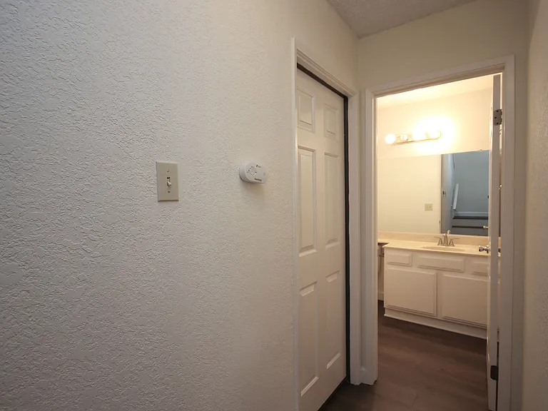 416 N Bushnell Ave #F — Photo 11