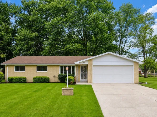 4002 E Saddle Dr, Fort Wayne, IN 46804