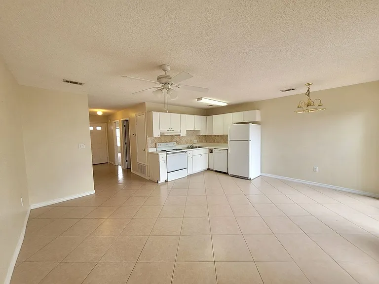 647 Virginia Oak Ct — Photo 6