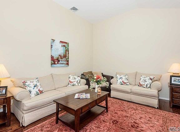 5th image of 35 Ida Ln