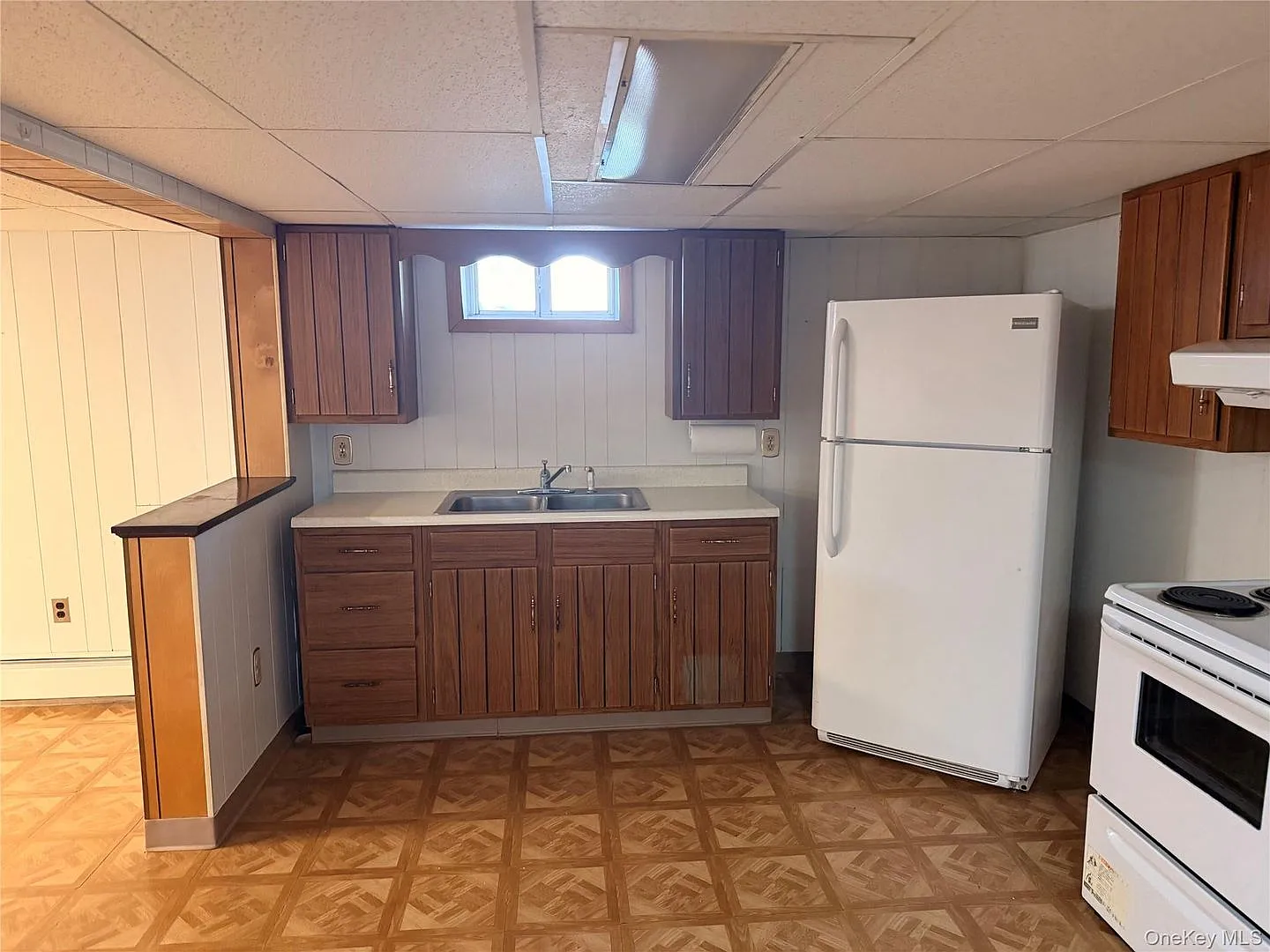 1 bed, 1.0 bath, 4100 sqft, $1,550 — Photo 4