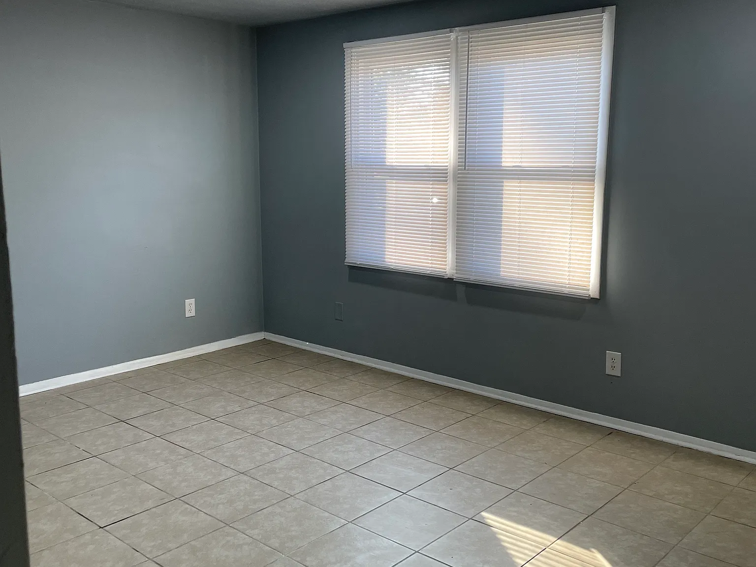 3 bed, 1.5 bath, 1330 sqft, $1,775 — Photo 3