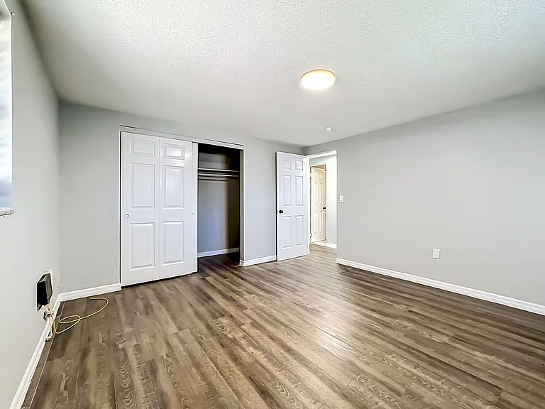 702 21st Ave W — Photo 21