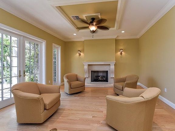4th image of 505 Velasquez Dr
