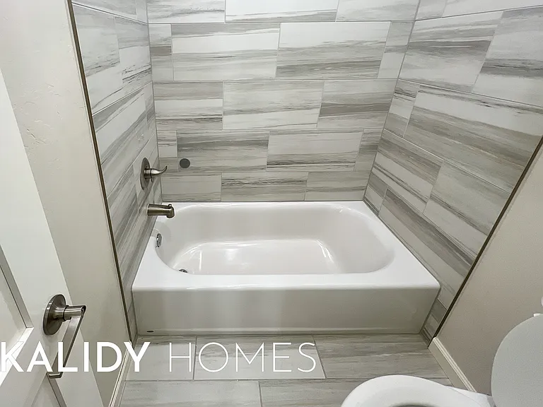 3925 NW 166th Ter — Photo 29