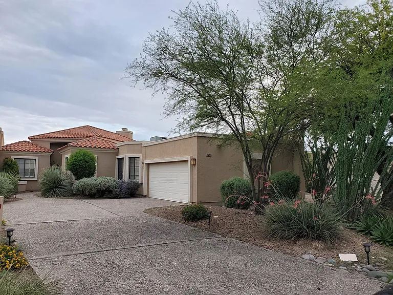 3420 N Country Club Vista Pl — Photo 1