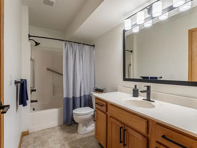Pinefield Condominiums — Photo 9