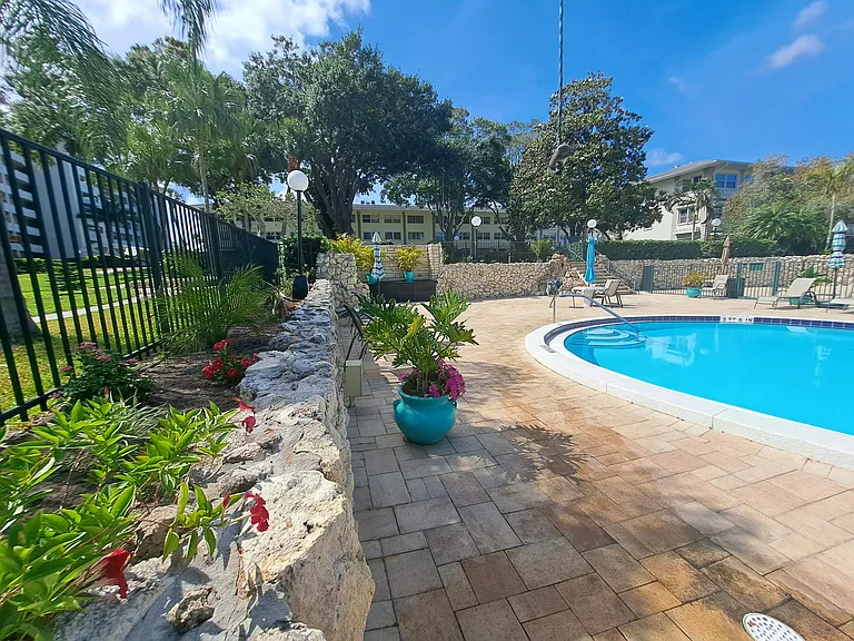 1235 S Highland Ave #2B-208 — Photo 14