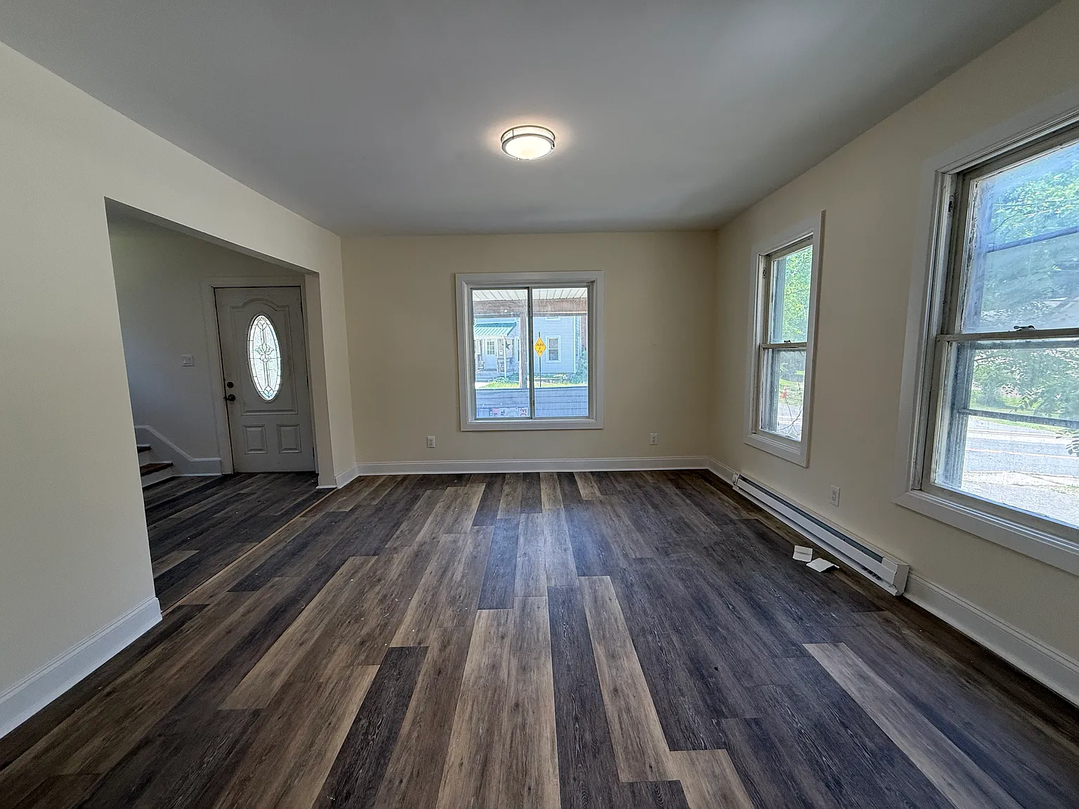 3 bed, 1344 sqft, $2,100 — Photo 3
