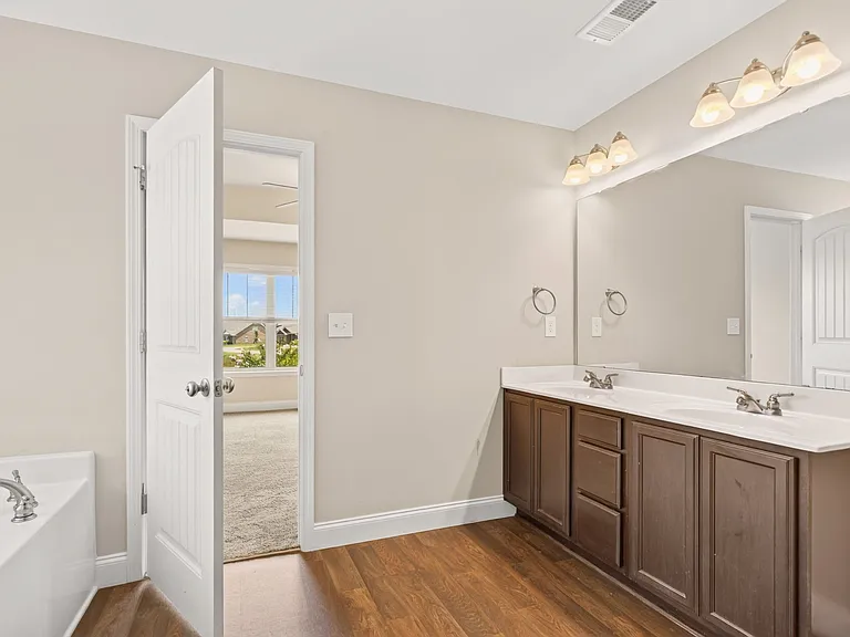 793 Silver Pines Ln — Photo 24