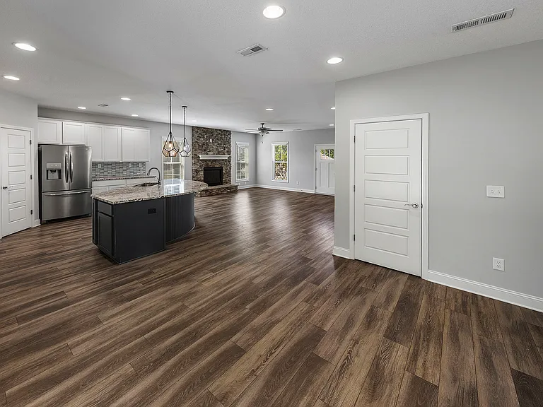 2107 Kangaroo Ln — Photo 12