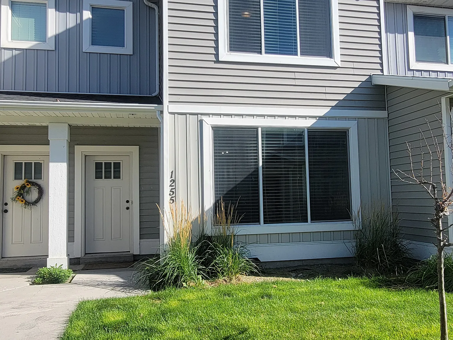 3 bed, 1374 sqft, $1,600 — Photo 1