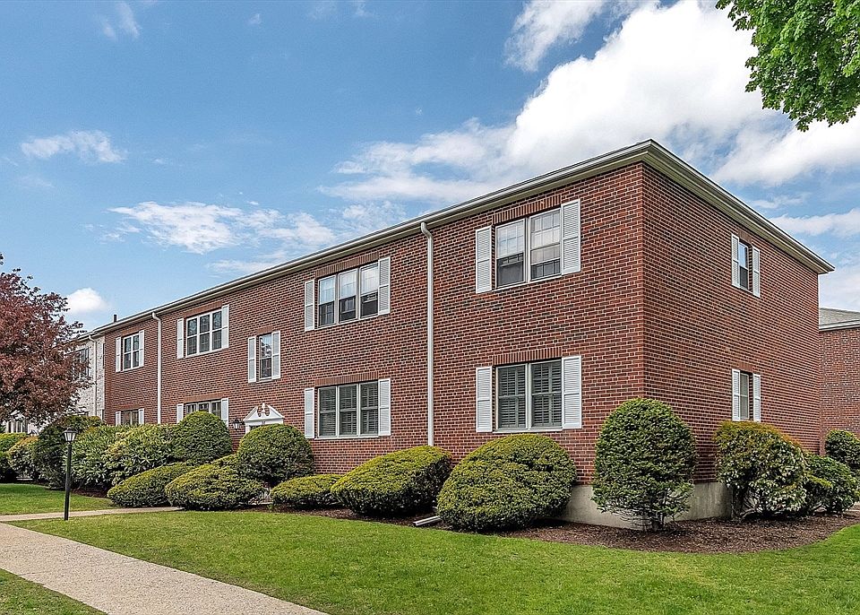 1st image of 198 Lake Shore Rd APT 2