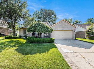 33099 Monticello Dr, Sterling Heights, MI 48312