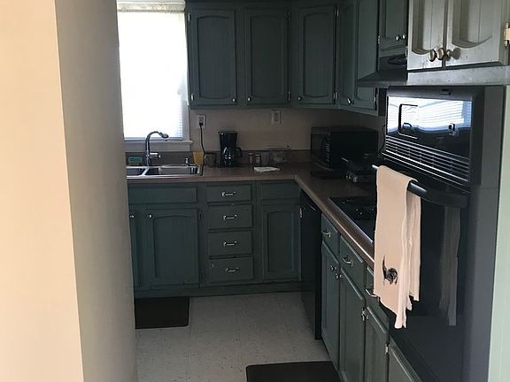 3rd image of 1315 Saint Bernadette Ln