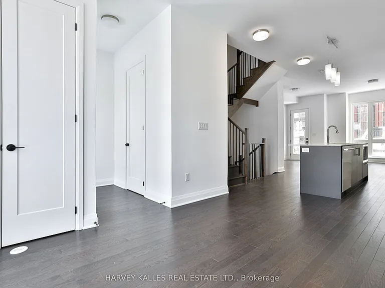 204 Atkinson Ave — Photo 6