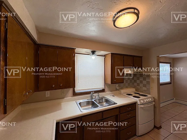 2113 Carstensen Ln — Photo 3