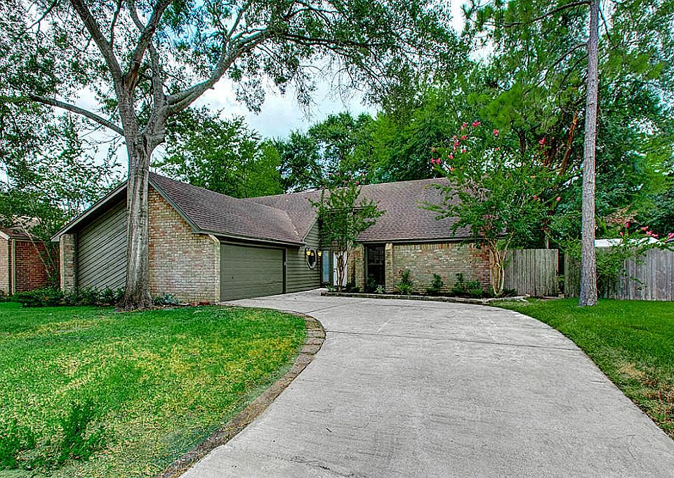 1st image of 15803 Rolling Timbers Dr