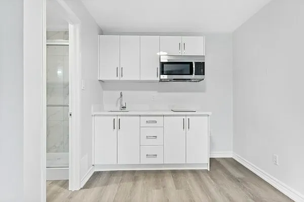 2360 Princess St — Photo 10