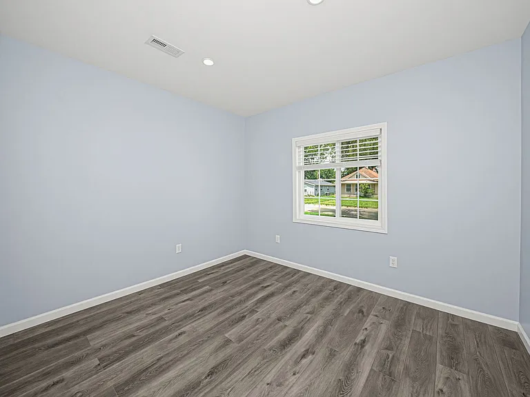 505 W 12th St — Photo 14