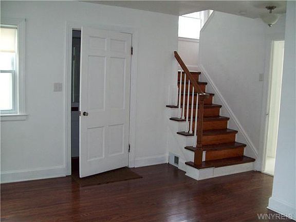 3rd image of 241 Washington Hwy