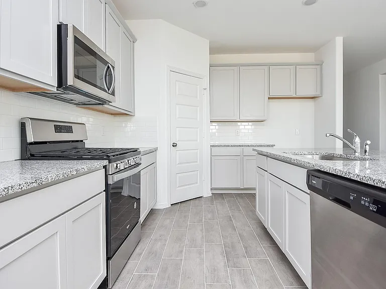 5715 Aurora Greens Ln — Photo 8