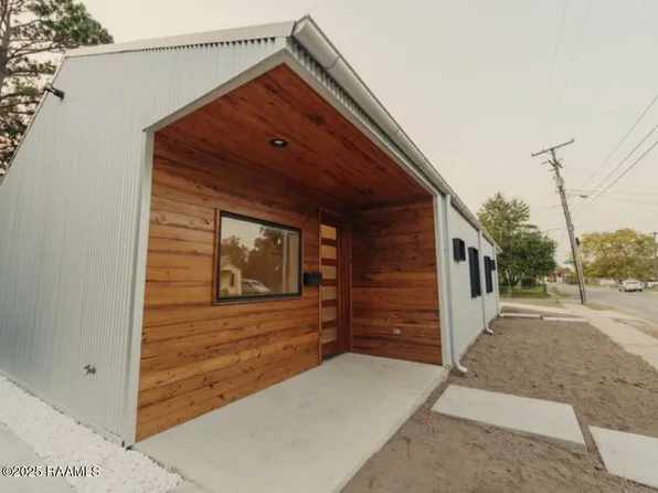 700 S Saint Antoine St #B, Lafayette, LA 70501