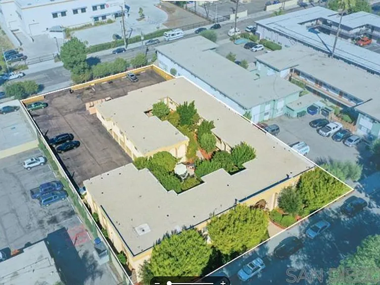 1018 E Lexington Ave — Photo 15