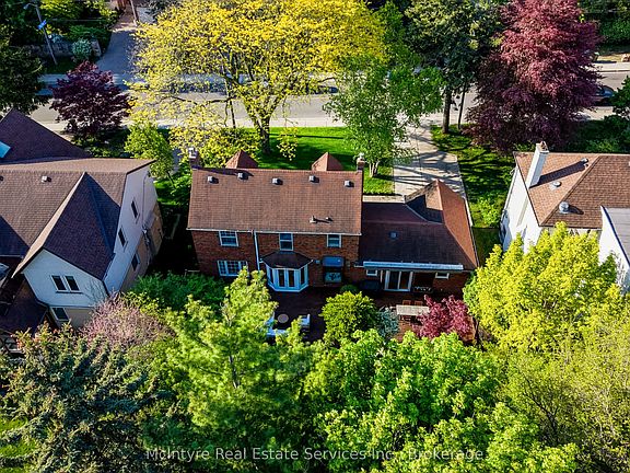 3rd image of 560 Blythwood Rd