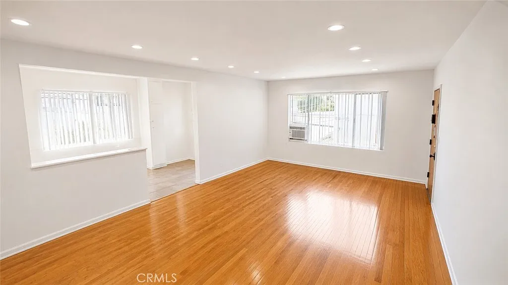 2 bed, 1000 sqft, $2,650 — Photo 1