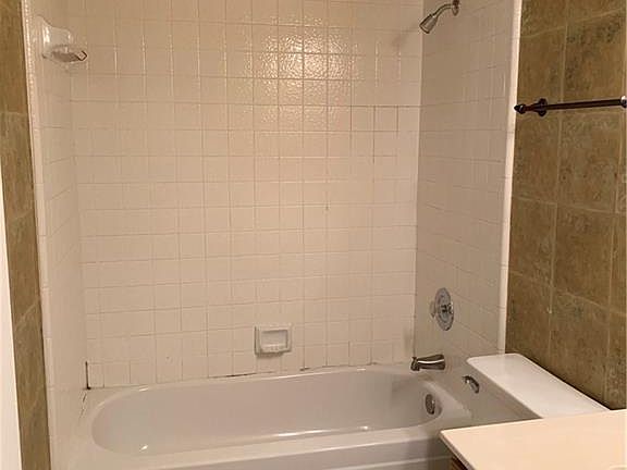 4th image of 232 Leisure Ln