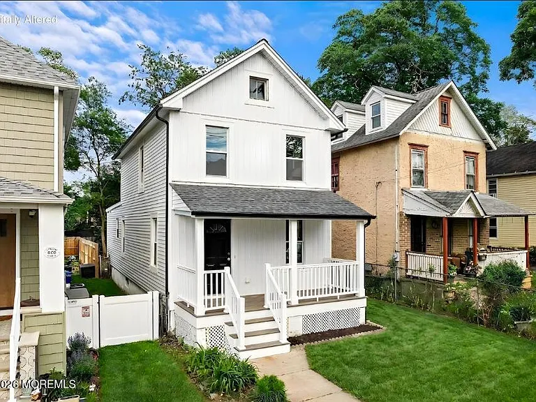 824 Dunlewy St — Photo 2