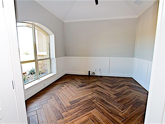 4th image of 12007 Lago Terra Blvd