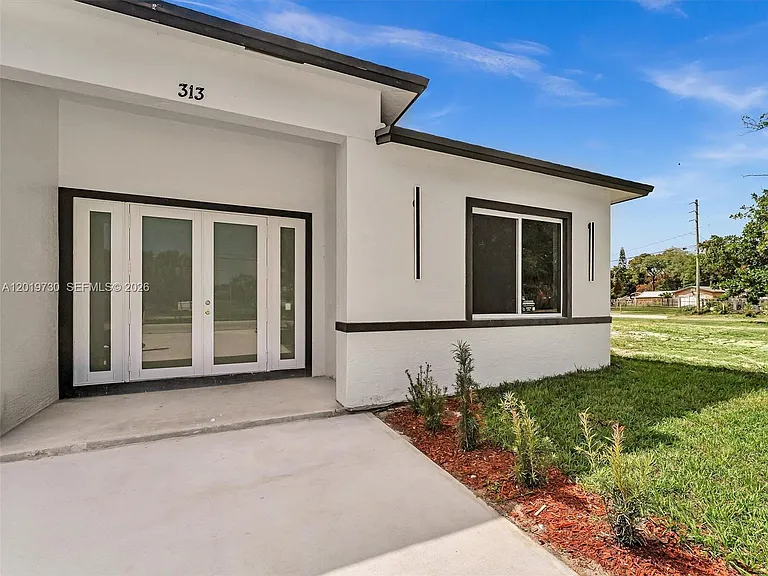 313 13th S #B — Photo 10