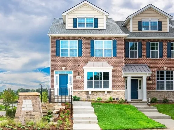 2786 Ashcombe Dr, Ann Arbor, MI 48105