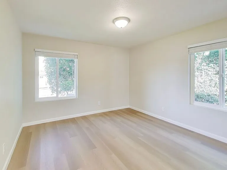 457 Ruth Ct — Photo 7