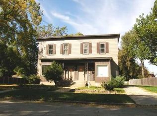 538 Locust St APT 2, Elgin, IL 60123