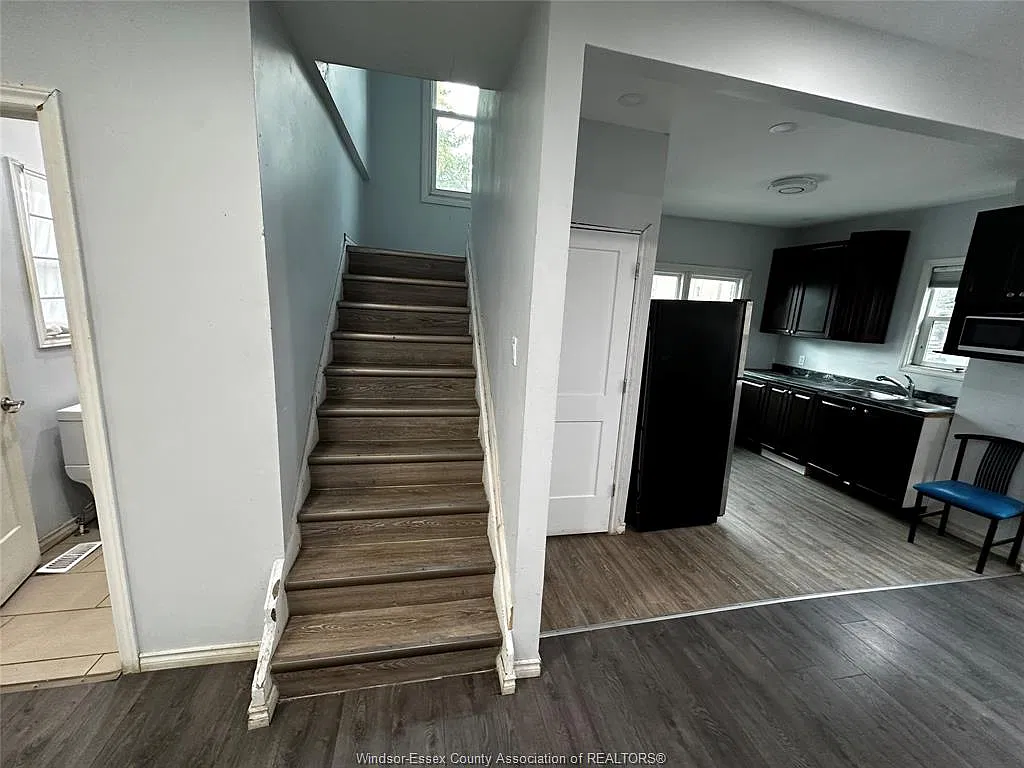 4 bed, 1.5 bath, $1,900 — Photo 3