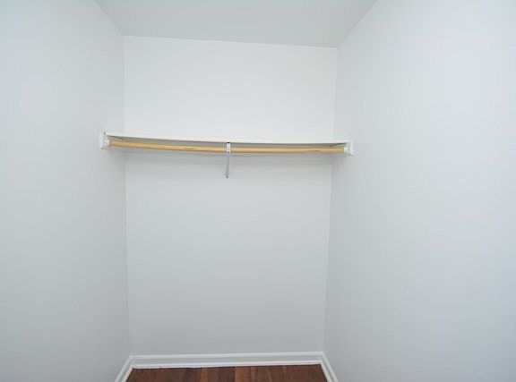 5th image of 805 E Drexel Sq Unit 1E