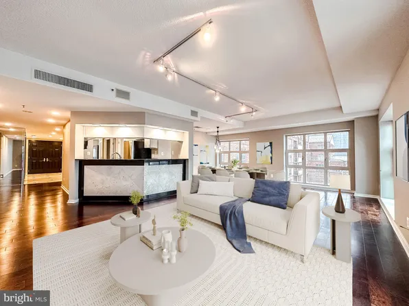 250 President St Unit 802, Baltimore, MD 21202