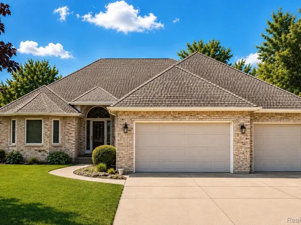 6119 Pine Creek Xing, Grand Blanc, MI 48439