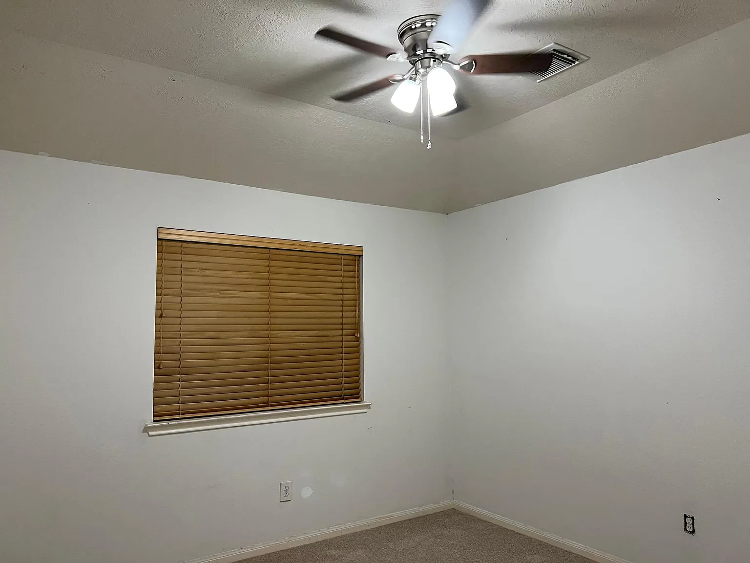 4 bed, 2.5 bath, 2317 sqft, $2,100 — Photo 4